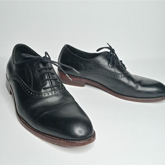 Prada dress shoes  - Picture 2 of 9